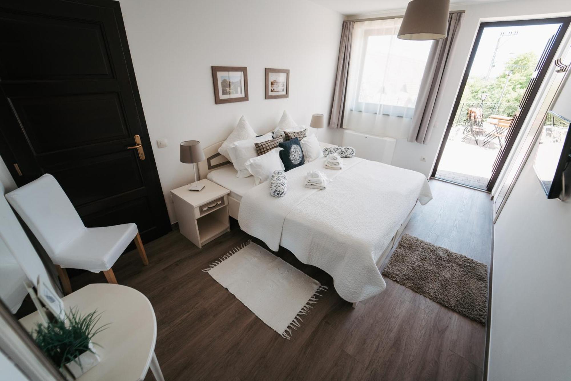 Rokusfalvy Borhotel Es Fogado Этек Экстерьер фото